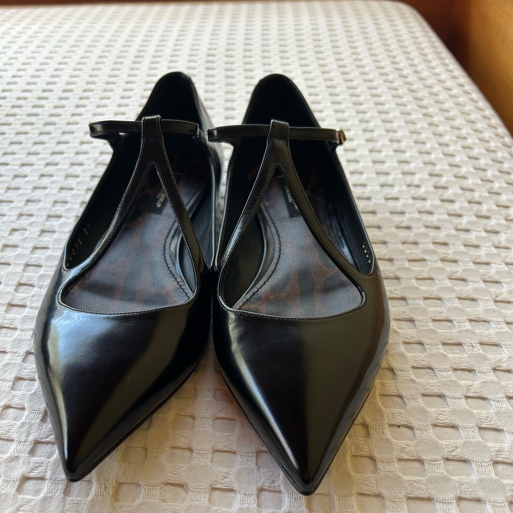 Dolce & Gabbana Black Pointed T-Strap Flats